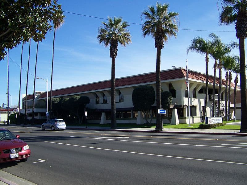 Hemet City Hall | Wikimedia Commons:Jstroudr